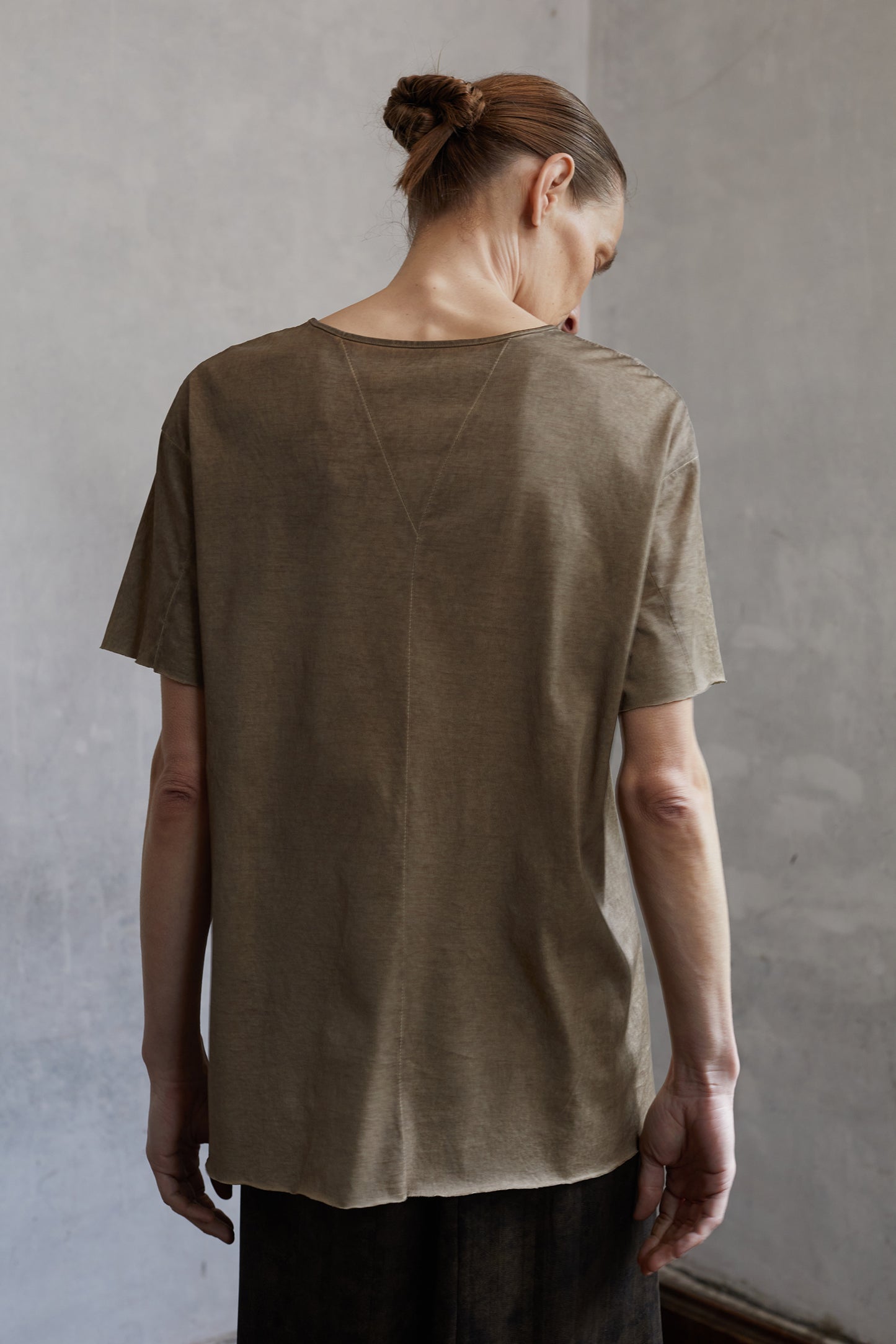 Dyed, aged and versatile mulberry silk crew neck t-shirt