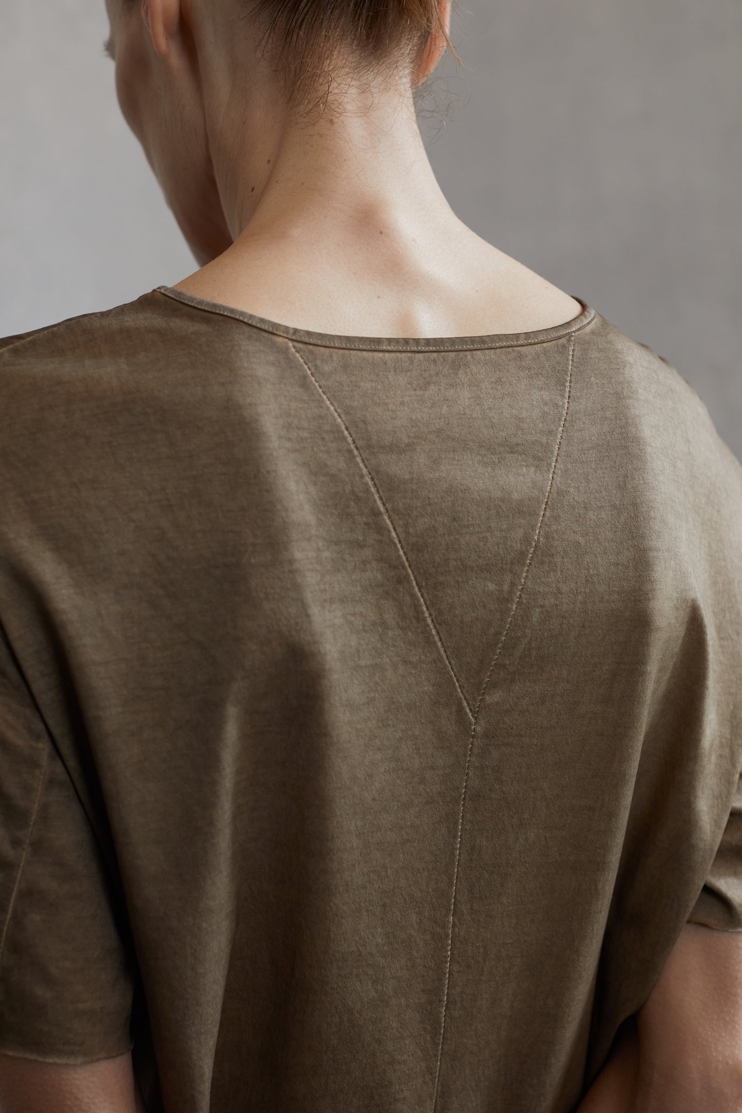 Dyed, aged and versatile mulberry silk crew neck t-shirt
