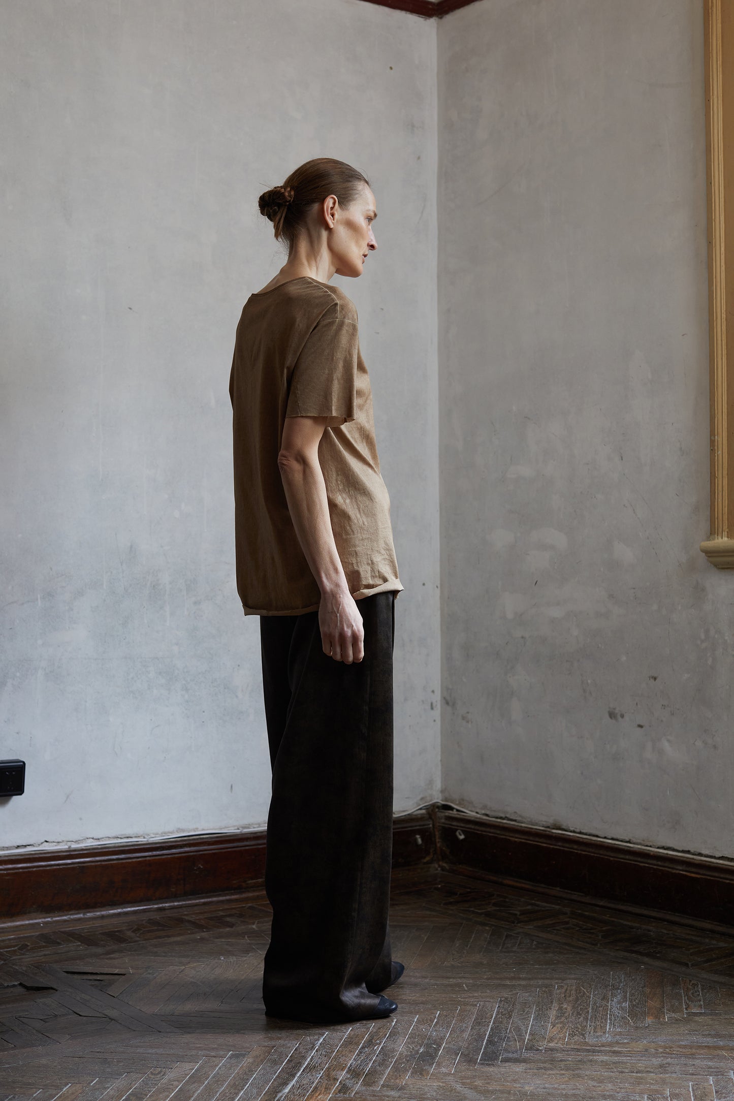 Dyed, aged and versatile mulberry silk crew neck t-shirt