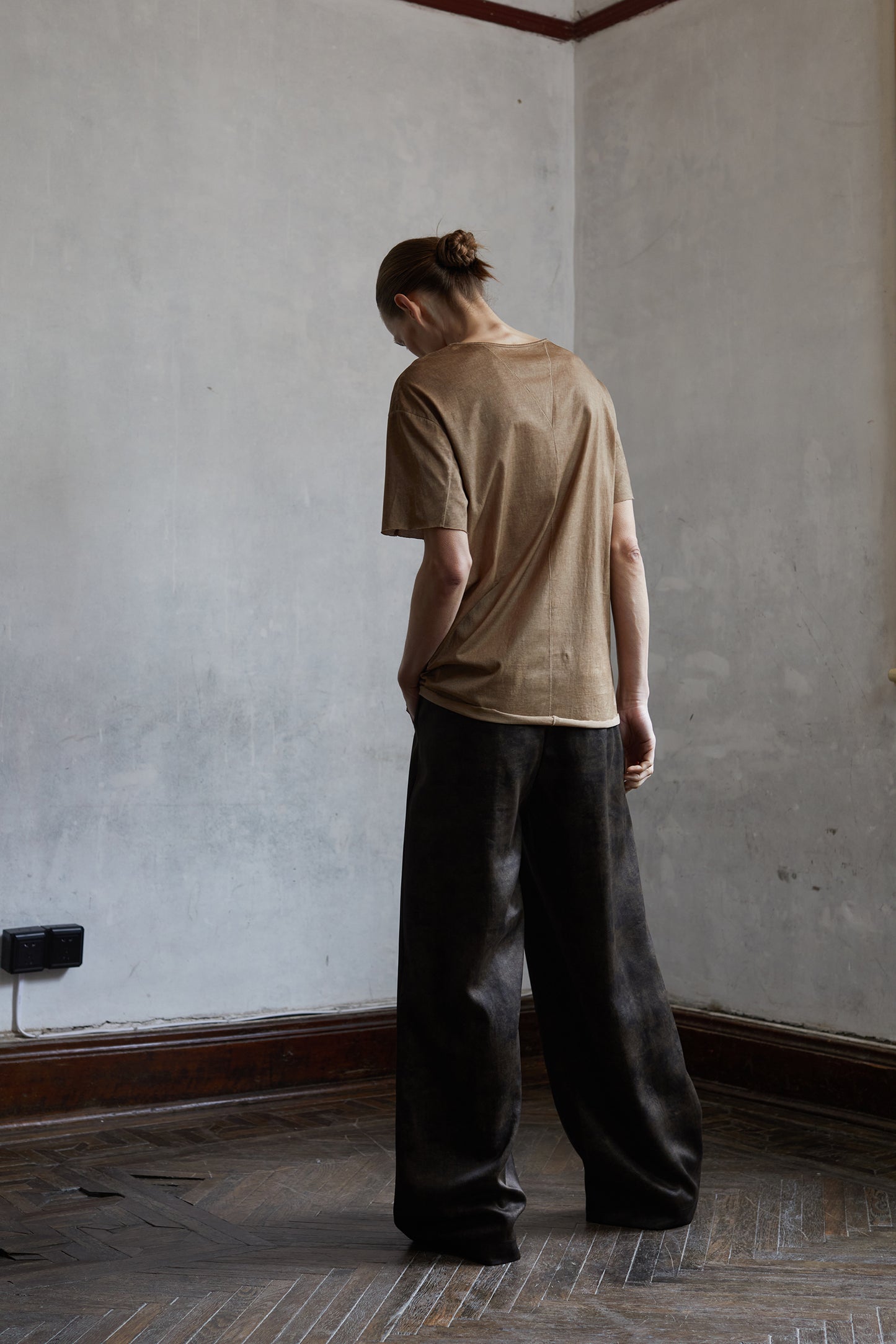 Dyed, aged and versatile mulberry silk crew neck t-shirt