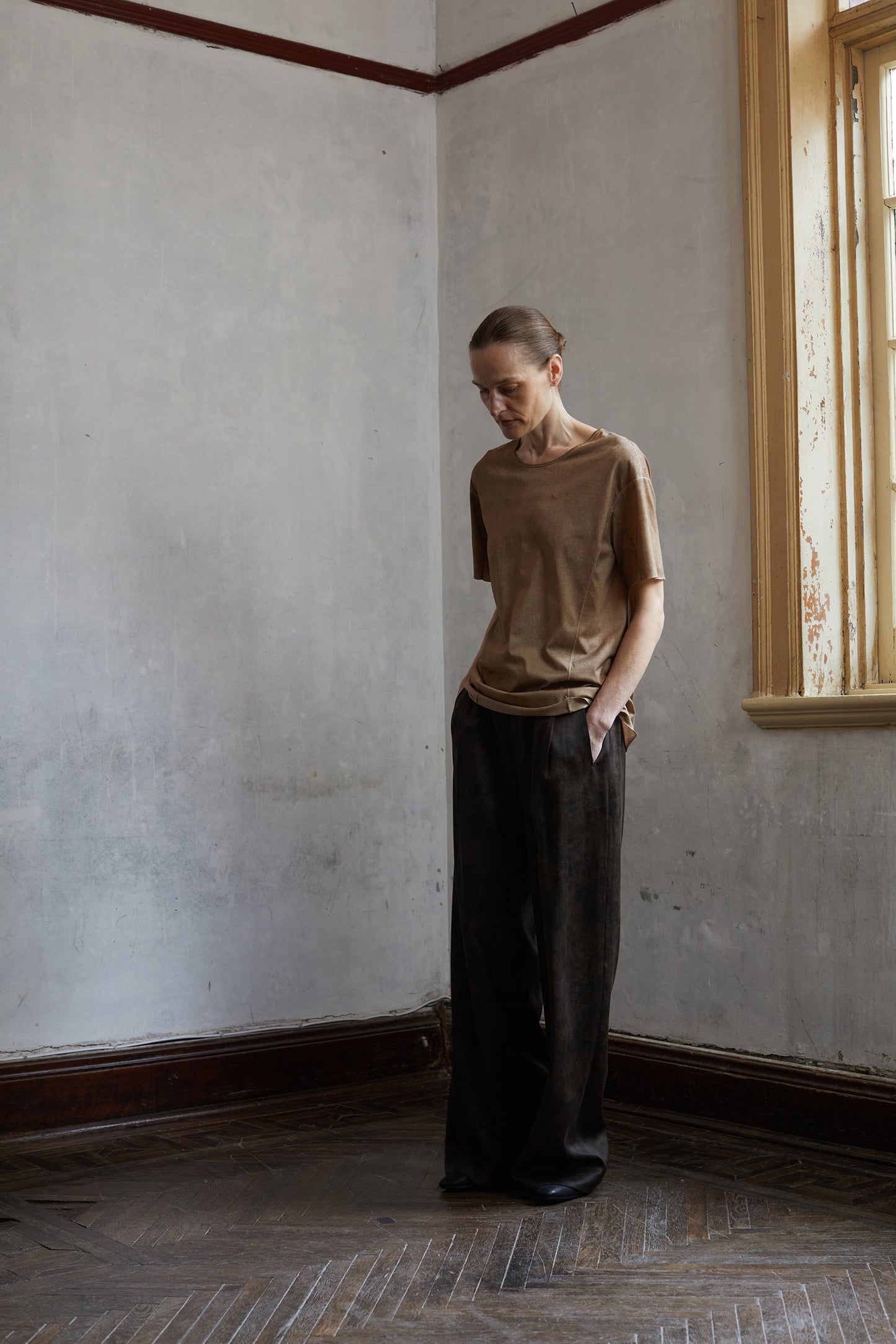 Dyed, aged and versatile mulberry silk crew neck t-shirt